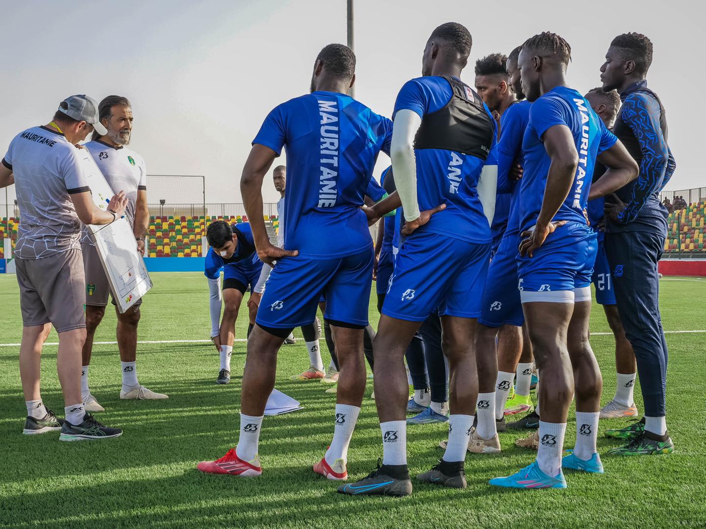 المنتخب الوطني يفتتح معسكرا تدريبيا بمشاركة 16 لاعبا