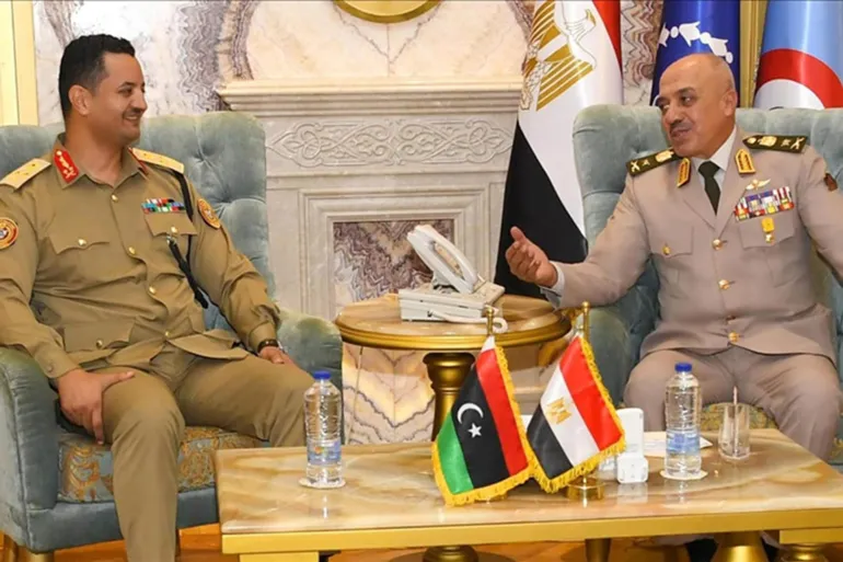 رئيس أركان الجيش المصري يناقش مع نجل حفتر التعاون العسكري والأمني