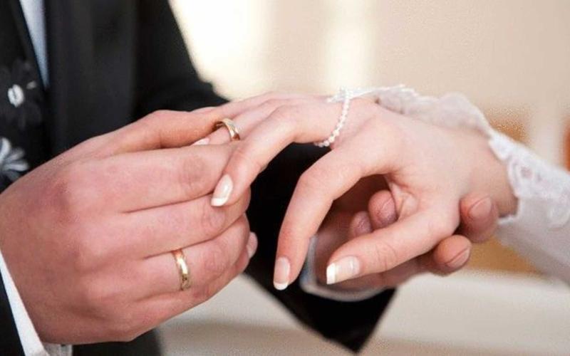 في حادثة غريبة.. مصري يطالب زوجته ببيع كليتها من أجل الزواج بثمنها من امرأة أخرى
