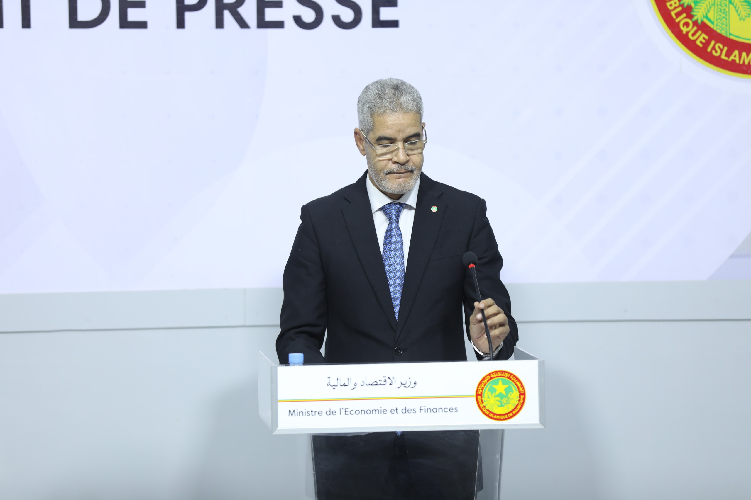 وزير الاقتصاد يقدم بيان لمجلس الوزراء حول مكونات البرنامج الاستعجالي لتنمية مدينة نواكشوط
