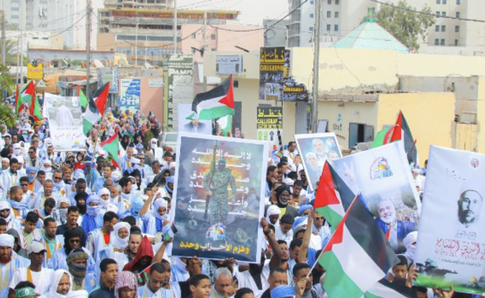 رفع خلالها العلمان الموريتاني والفلسطيني.. مسيرة بنواكشوط احتفاء بوقف إطلاق النار في غزة