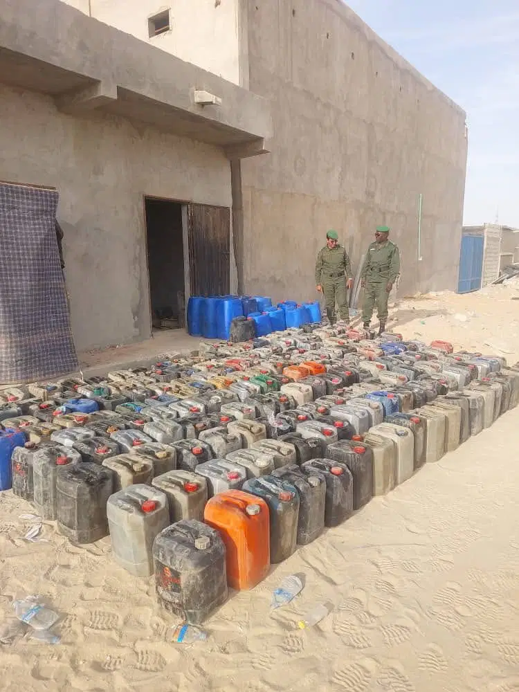 الجمارك تحبط محاولة تهريب أكثر من 4 أطنان من البنزين في نواكشوط