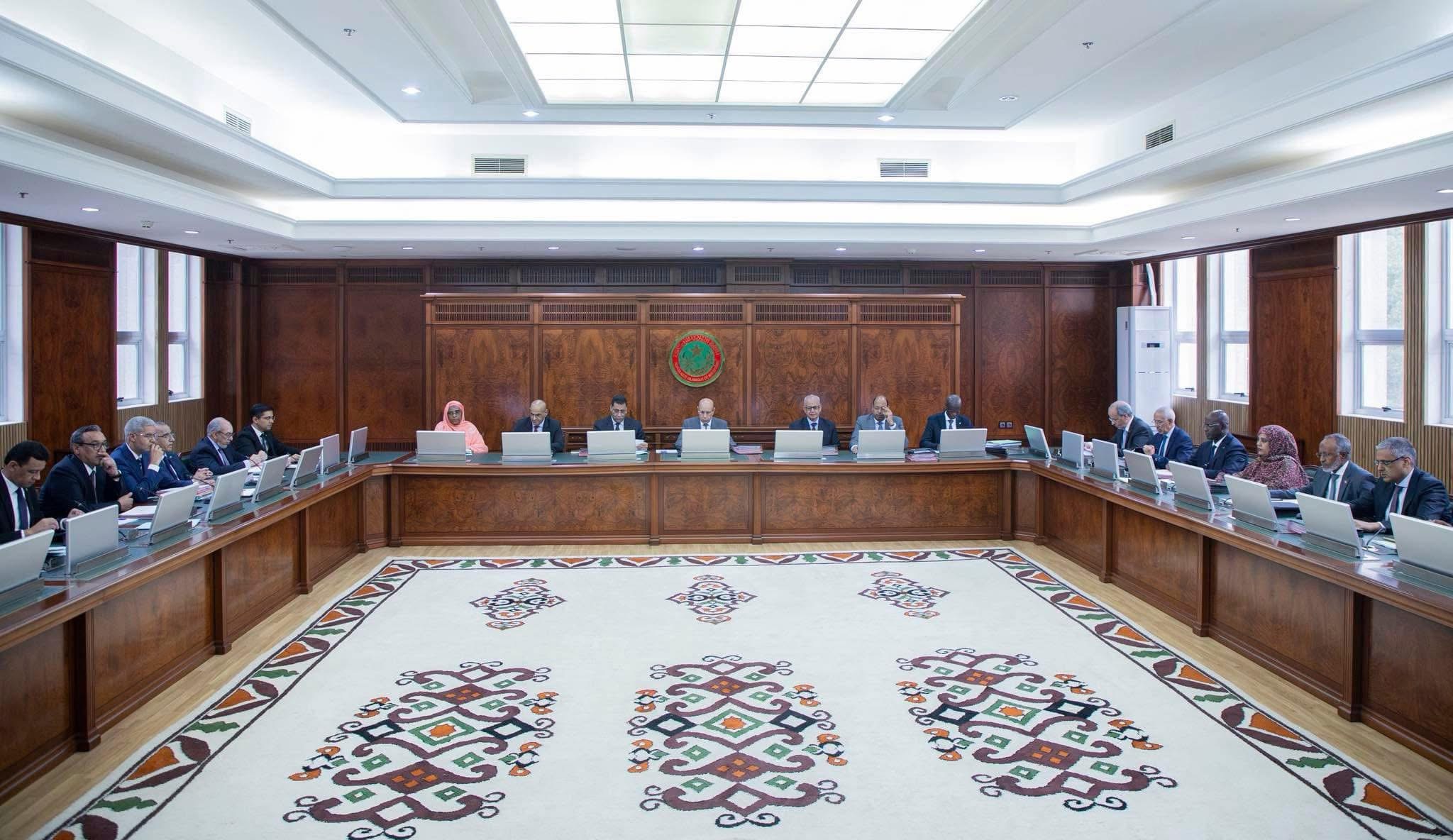 مجلس الوزراء يجري تعيينات شملت التعليم العالي والصيد والنقل