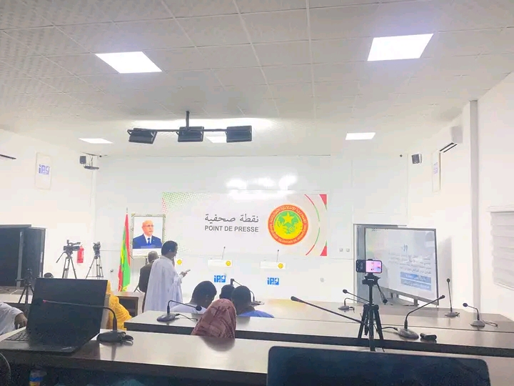 بسبب متابعة اجتماع لجنة متابعة الأزمة .. تأخر انطلاق المؤتمر الصحفي للحكومة