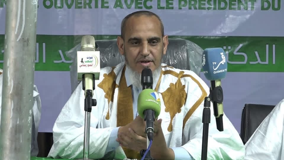زعيم المعارضة يطالب الحكومة بالتراجع عن زيادات أسعار المحروقات ويدين اعتقال منتخبين