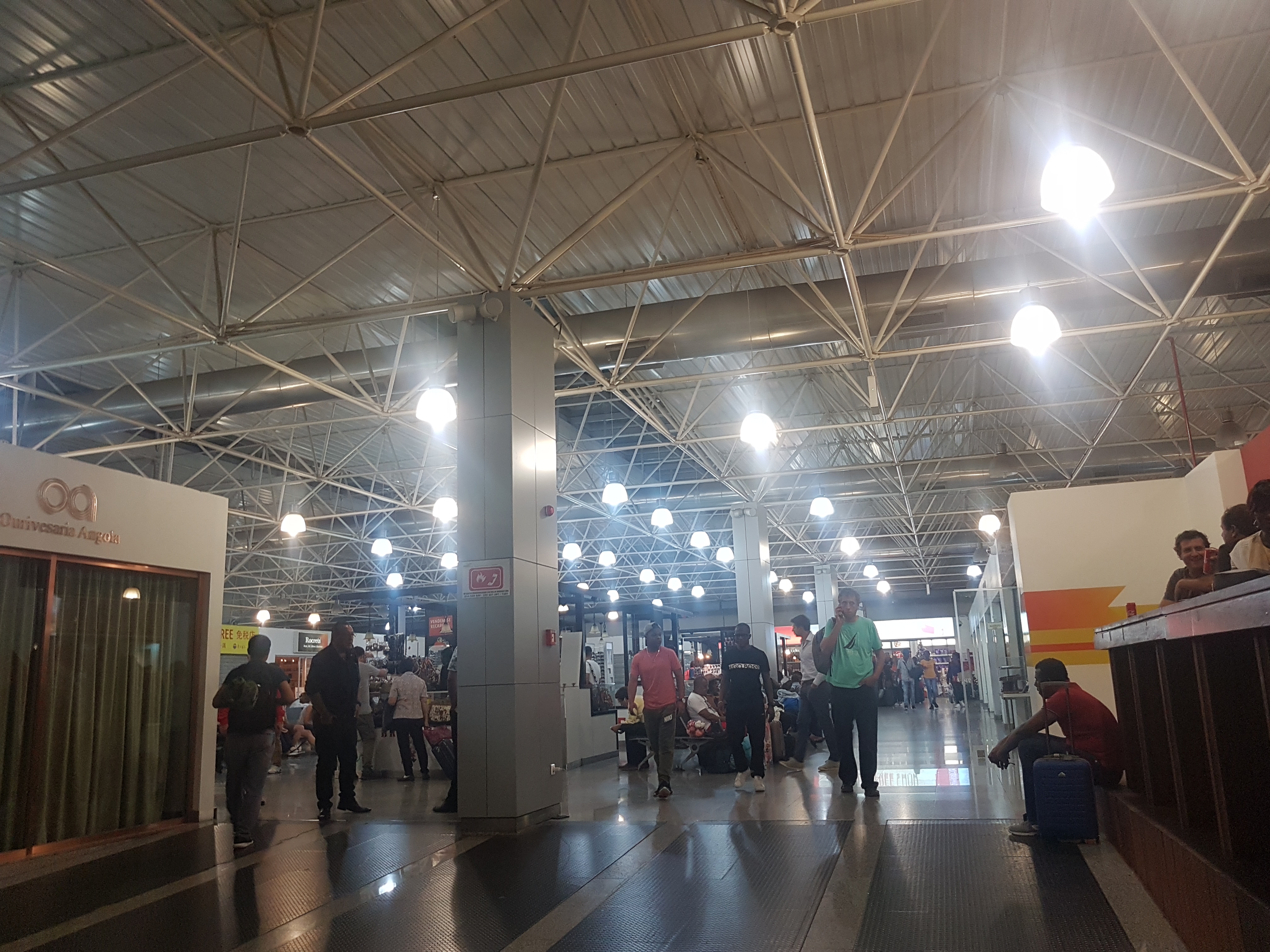 أنغولا: السلطات تمنع رجال أعمال موريتانيين من دخول أراضيها لعدم حيازتهم الوثائق اللازمة لذلك