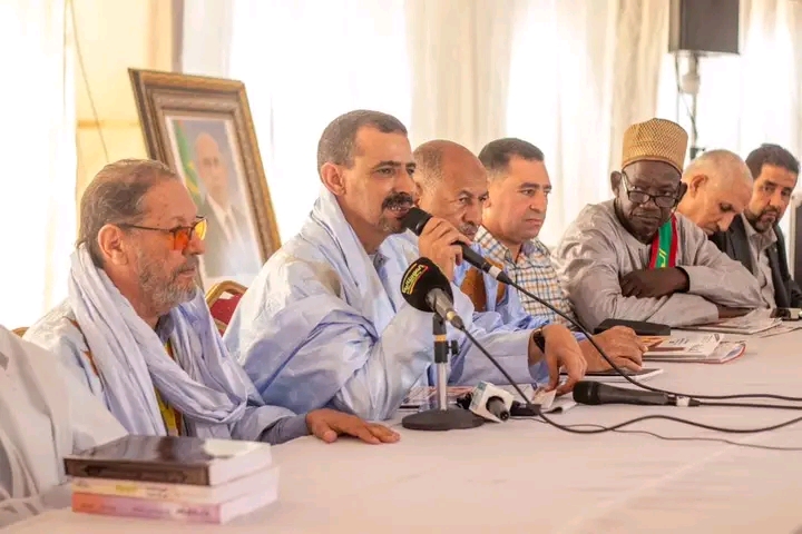 وزير الثقافة يكرم مجموعة من المؤلفين والدكاترة الباحثين