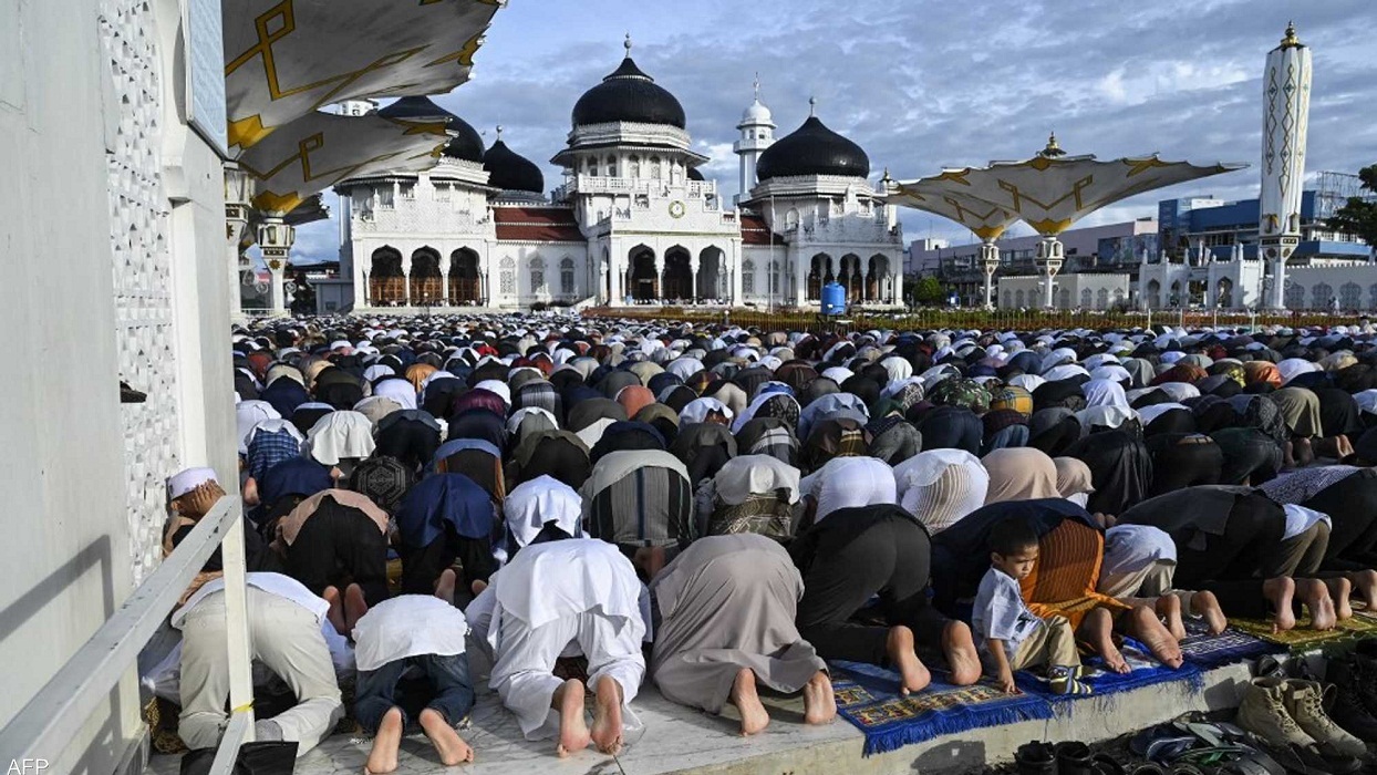 عدة دول تحتفل اليوم الثلاثاء بعيد الفطر