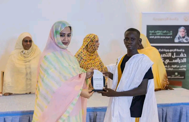 برعاية بنت الداه.. القصر الرئاسي يحتضن حفلا لتكريم الأوائل في الامتحانات الوطنية