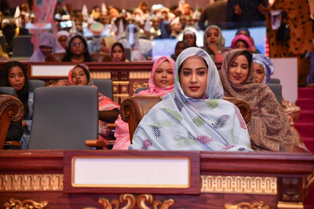 بحضور حرم الرئيس.. مركز صافيا يخرج دفعة جديدة