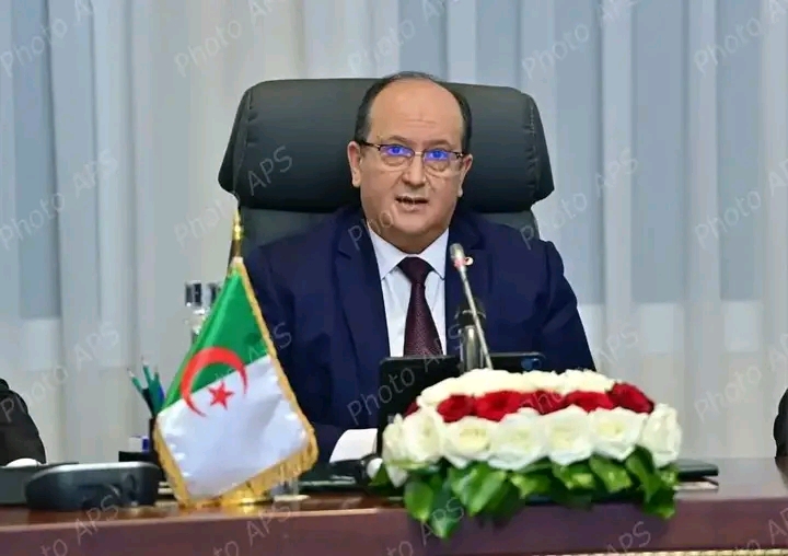 الوزير الأول الجزائري يدعو إلى رفع التبادلات التجارية وتعزيز التنسيق الأمني مع موريتانيا