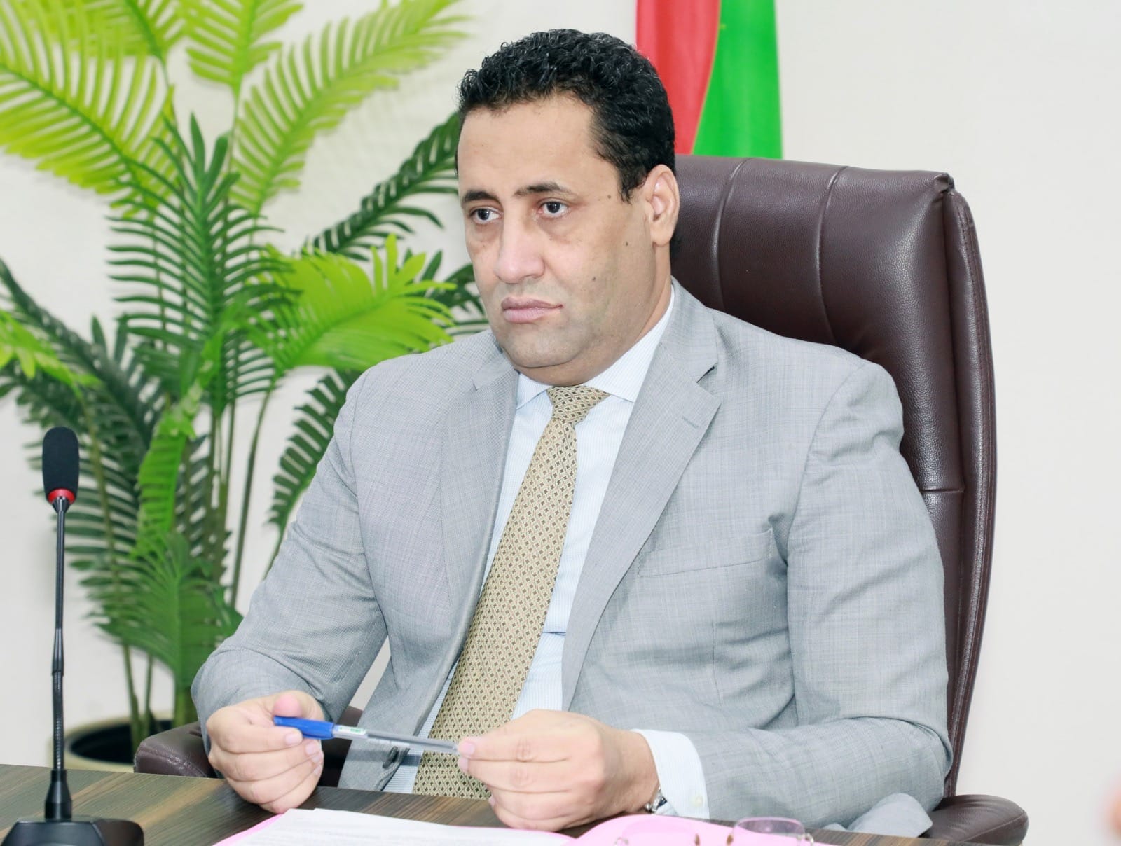 الوزير الأول يوجه بتسريع إصلاح المستشفيات واستكمال القانون الاستشفائي