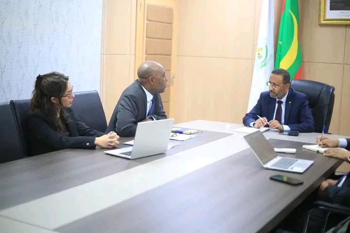 التآزر تبحث مع الوكالة الفرنسية للتنمية تعزيز التعاون بشأن البرامج التنموية والاجتماعية