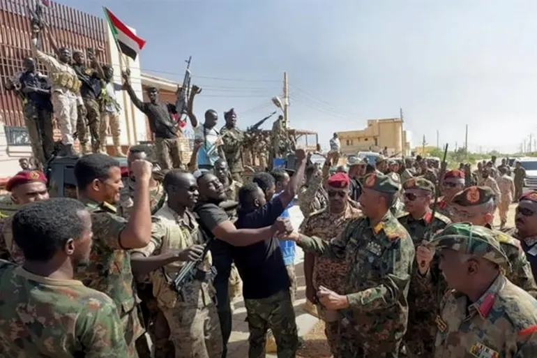 خاض خلالها معارك عنيفة.. الجيش السوداني يعلن إحكام قبضته على مصفاة الجيلي النفطية