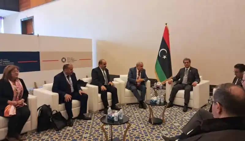 الجزائر وليبيا توقعان ملحق مذكرة تتعلق بالتنقيب عن النفط