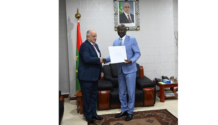 ولد مرزوك يتسلم نسخة من أوراق اعتماد السفير السوري في موريتانيا