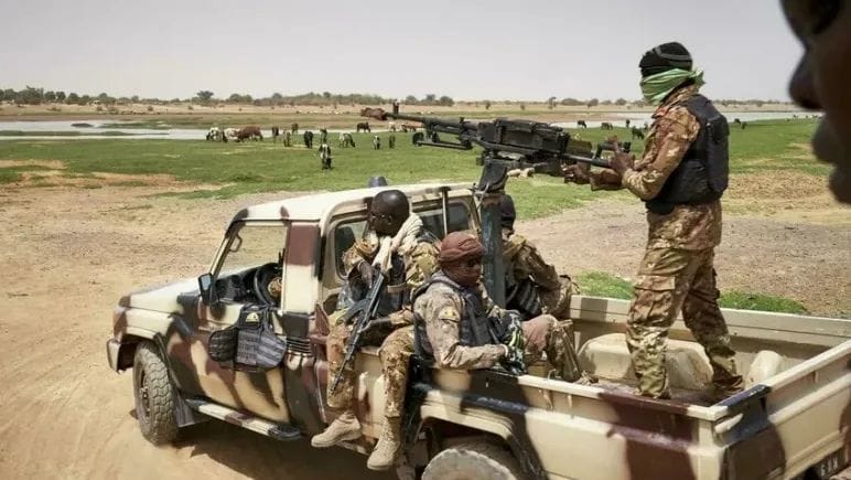 مالي: مقتل عناصر من الجيش ومسلحين في اشتباكات وسط البلاد
