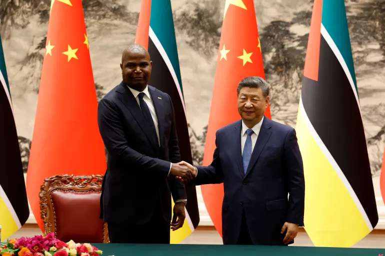 بكين ومابوتو ترتقيان بعلاقاتهما وتوقعان حزمة اتفاقيات متعددة المجالات
