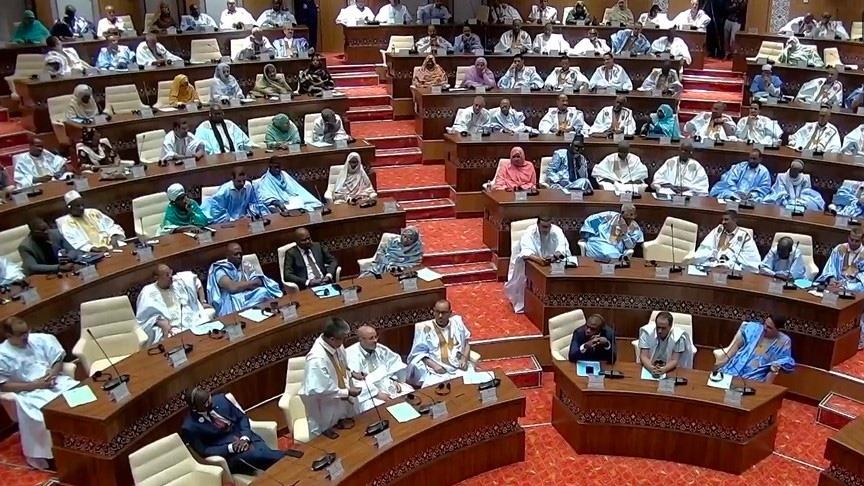 البرلمان يصادق على مشروع قانون المالية المعدل لسنة 2023
