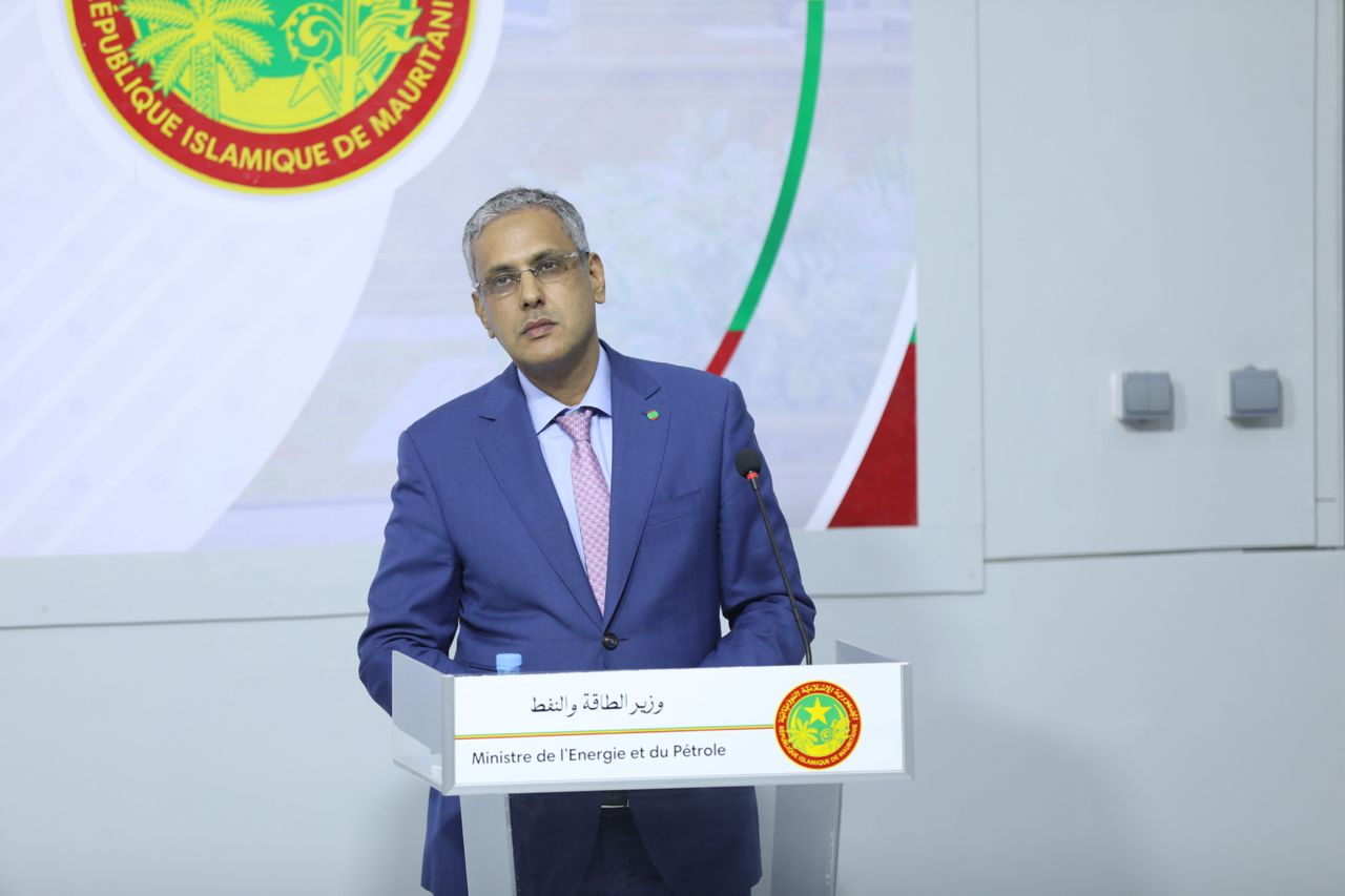 وزير الطاقة: ممر النقل الإقليمي للكهرباء بين نواكشوط والنعمة يكلف 816 مليون أورو