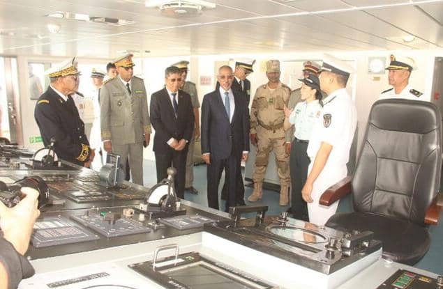 تستقبل 600 مريض يوميا.. وزير الدفاع يزور سفينة السلام الطبية الصينية