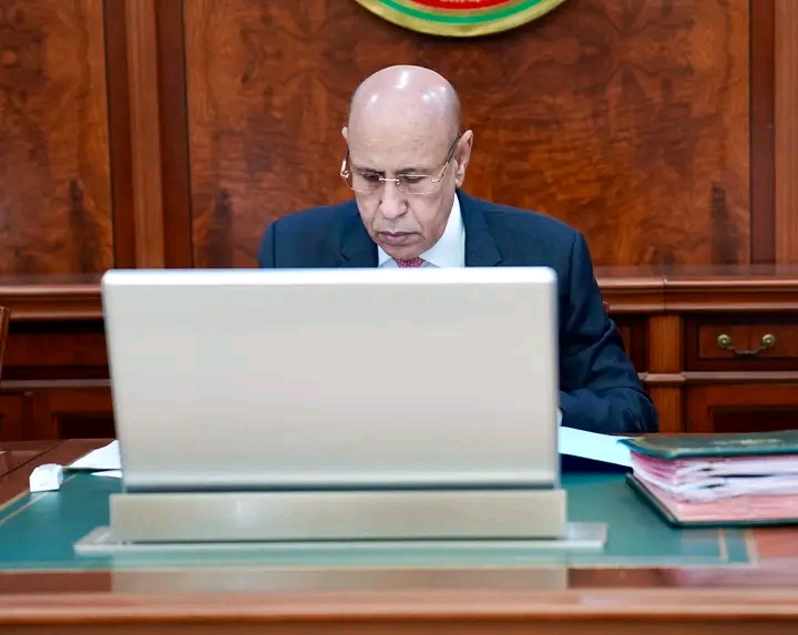 قرار حكومي بصرف 30 ألف أوقية قديمة لمتقاعدي الوظيفة العمومية