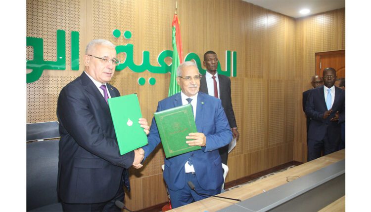 موريتانيا والجزائر توقعان على بروتوكول ينظم عمل اللجنة البرلمانية للدولتين