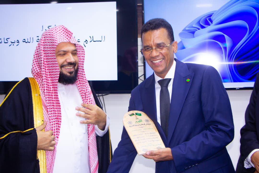 إمام المسجد النبوي الشريف يصل نواكشوط في زيارة عمل