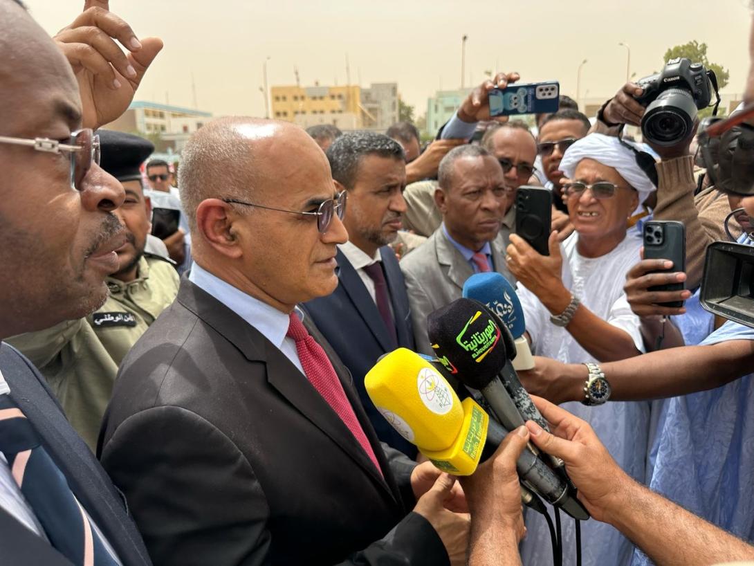 الوزير المكلف بديوان الرئيس : تسوية ملف المتعاونين قرار تاريخي
