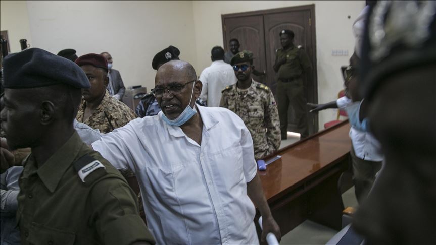 السودان: نقل الرئيس السابق إلى العناية المركزة