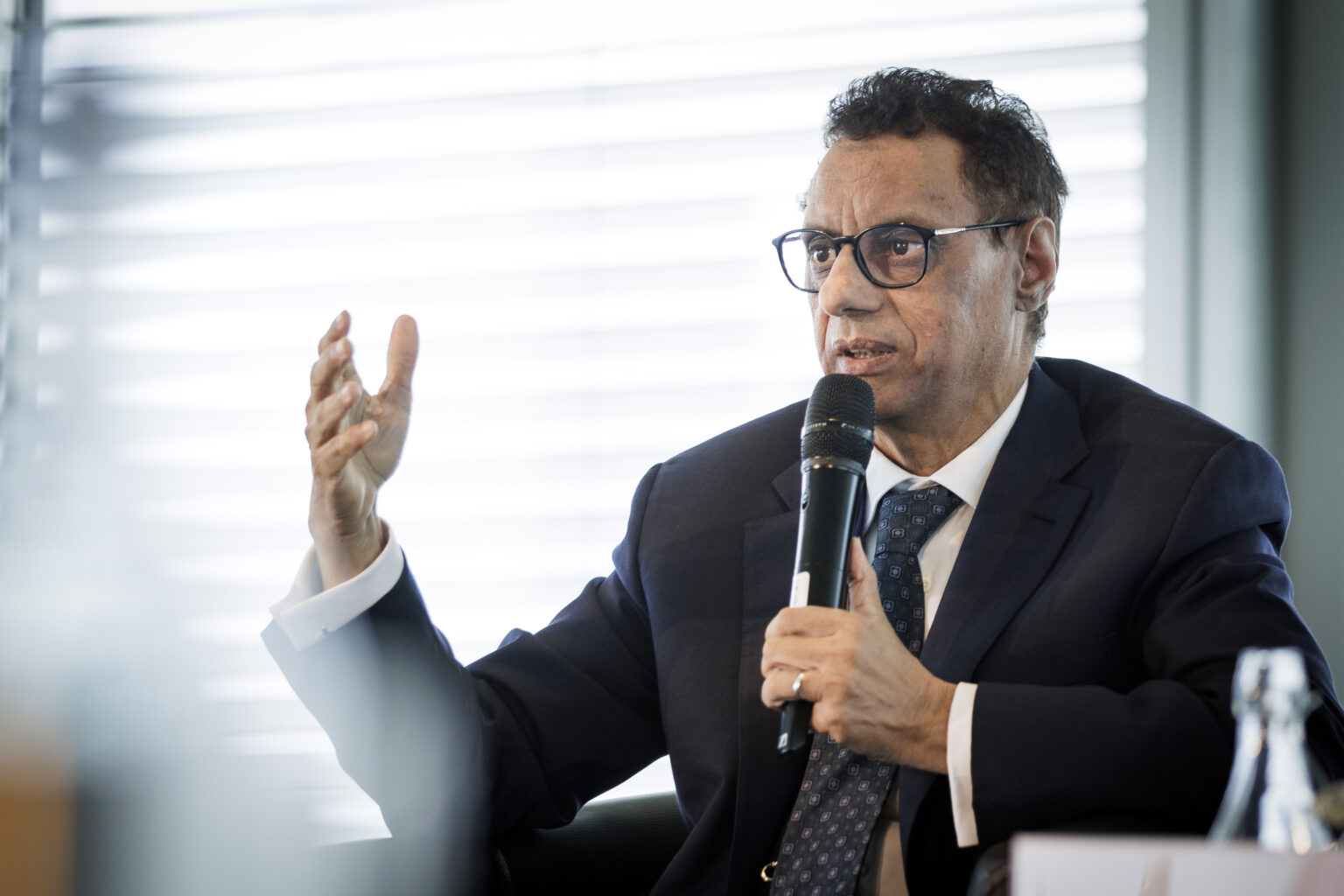 وزير الإقتصاد: السمات العامة لمحفظة المشاريع خلال الفصل الثاني من العام تحسنت بشكل طفيف