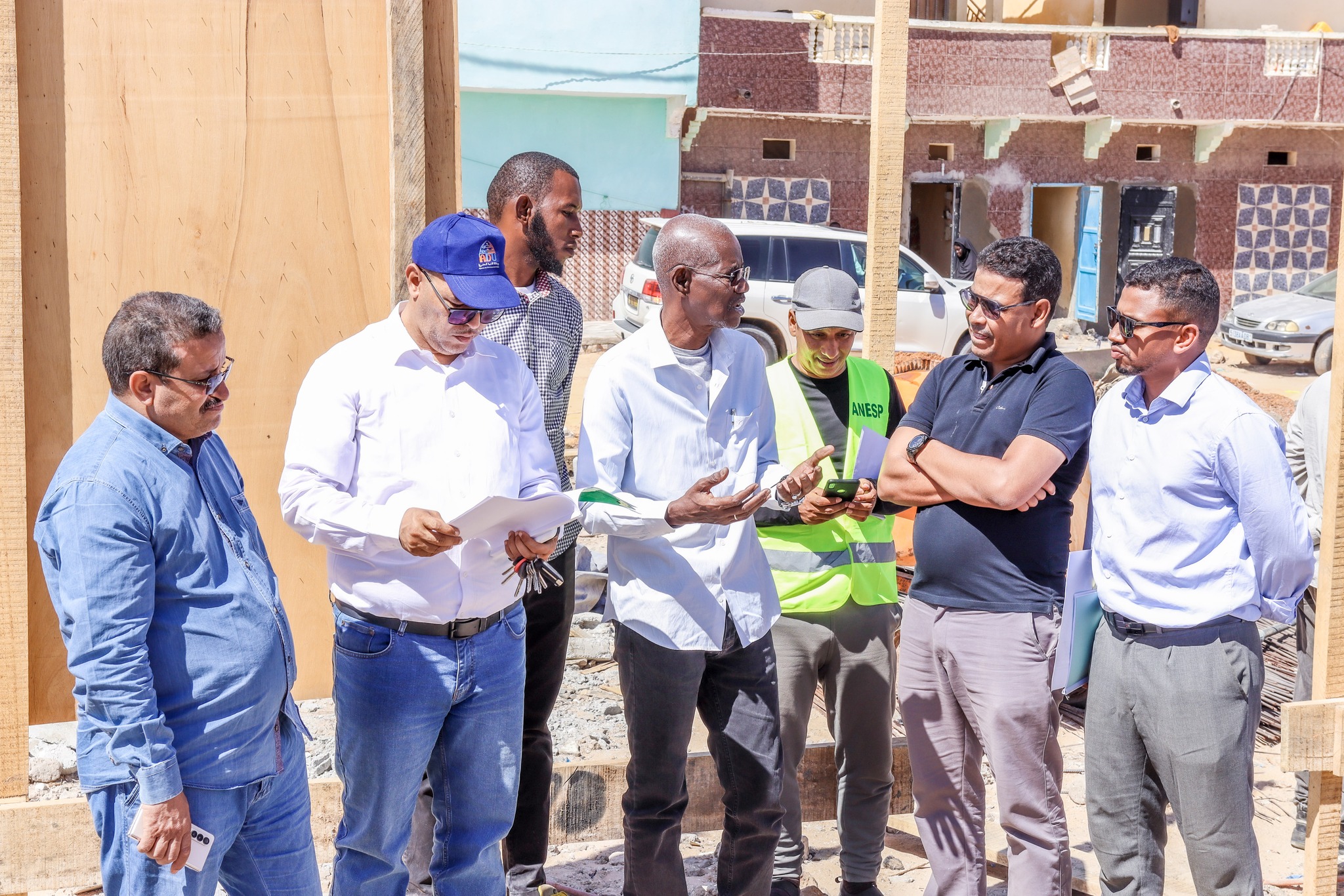 وزير الإسكان يعاين سير الأشغال في منشآت خدمية قيد الإنشاء في نواكشوط