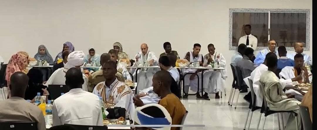 وسط غياب للنقابات الطلابية.. غزواني يشارك طلاب الجامعة مأدبة الإفطار