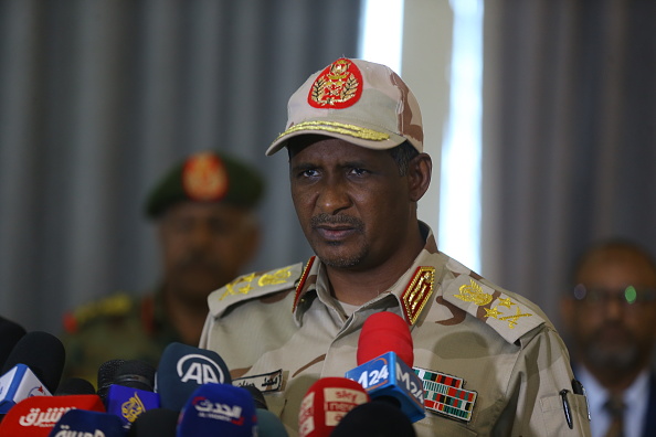  الدعم السريع توقع ميثاقا مع جماعات مسلحة وسياسية لتشكيل حكومة موازية بالسودان