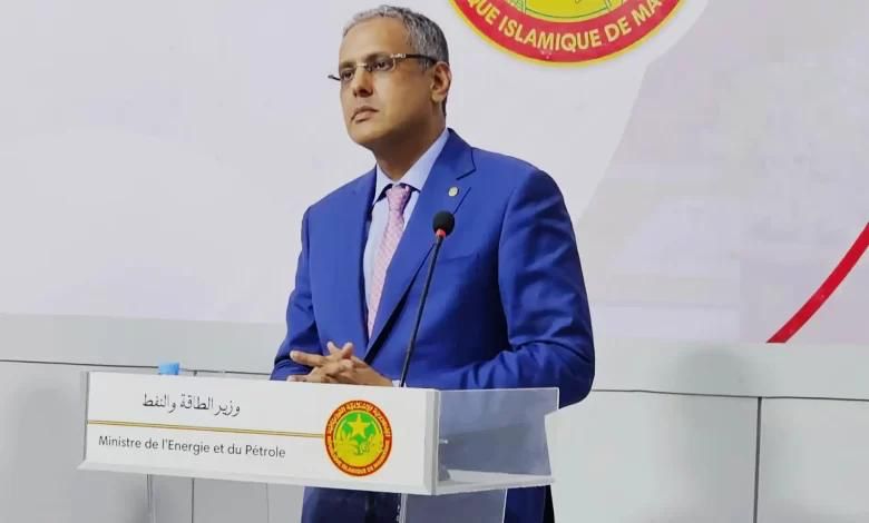 وزير الطاقة: نعكف على إيجاد حل جذري لأزمة الكهرباء في نواكشوط