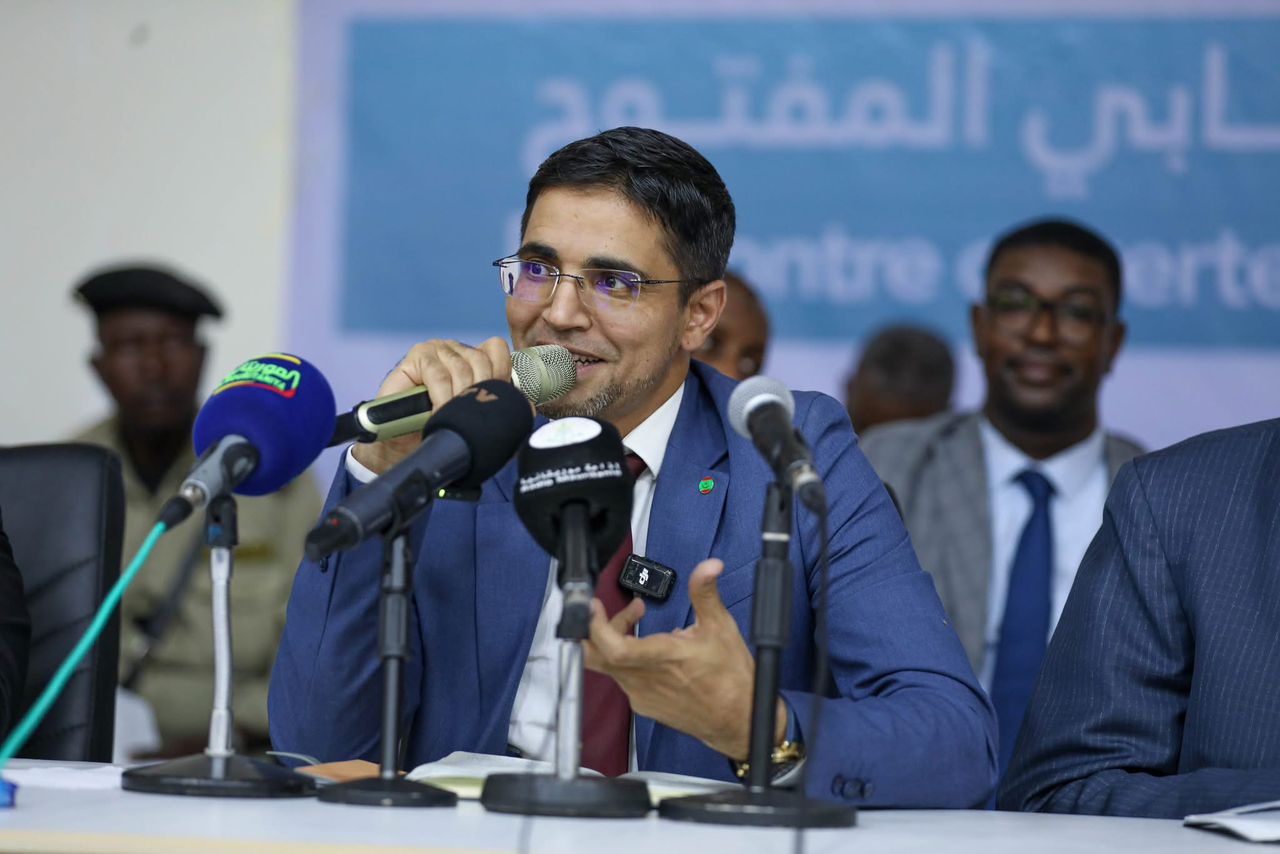 وزير: الشعبوية والعدمية لا تقل خطورة عن الفساد