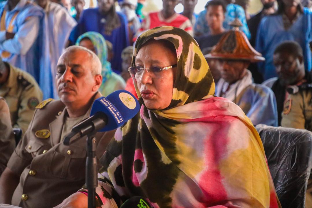 استهدفت 586 أسرة في تجمع “تاكه” بمقاطعة مقامة.. الأمن الغذائي توزع مساعدات غذائية