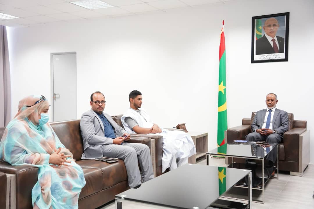 نقابة صحية تبحث مع وزير الصحة مطالب الممرضين