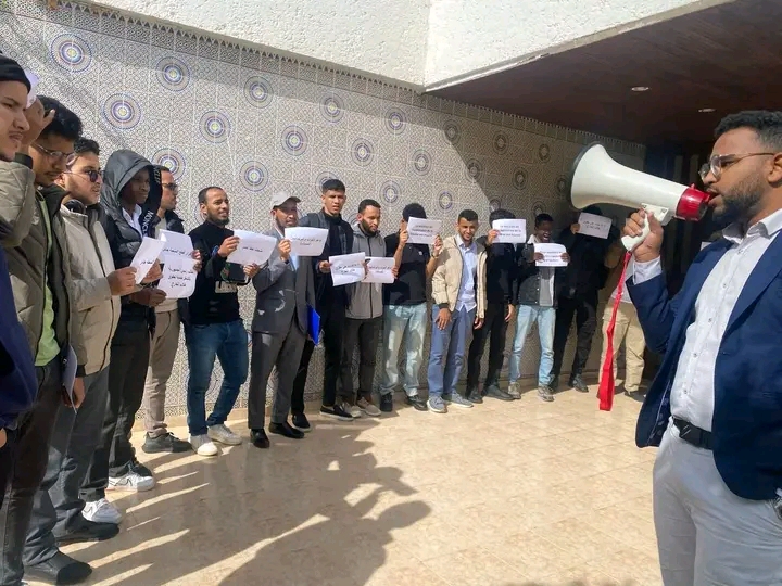 الطلاب الموريتانيون بالمغرب يتظاهرون احتجاجا على قطع منح طلبة الخارج