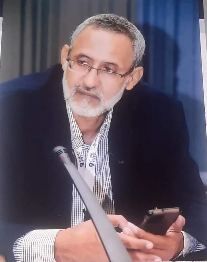 (شكاية) بين حكايتين