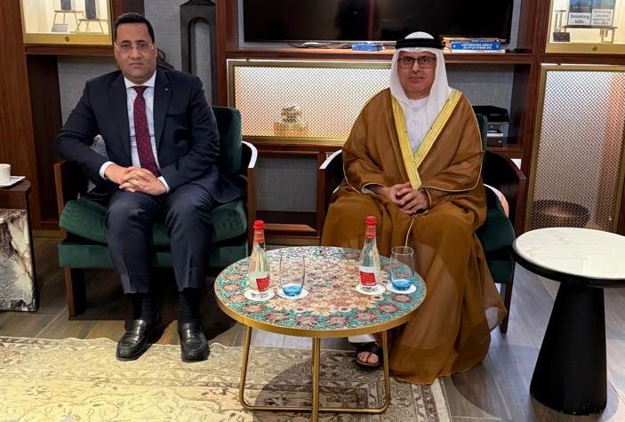 الوزير الأول يصل دبي للمشاركة في القمة العالمية للحكومات