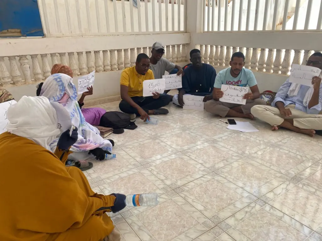 طلبة جامعيون يدخلون في اعتصام مفتوح احتجاجا على قرارات التوجيه