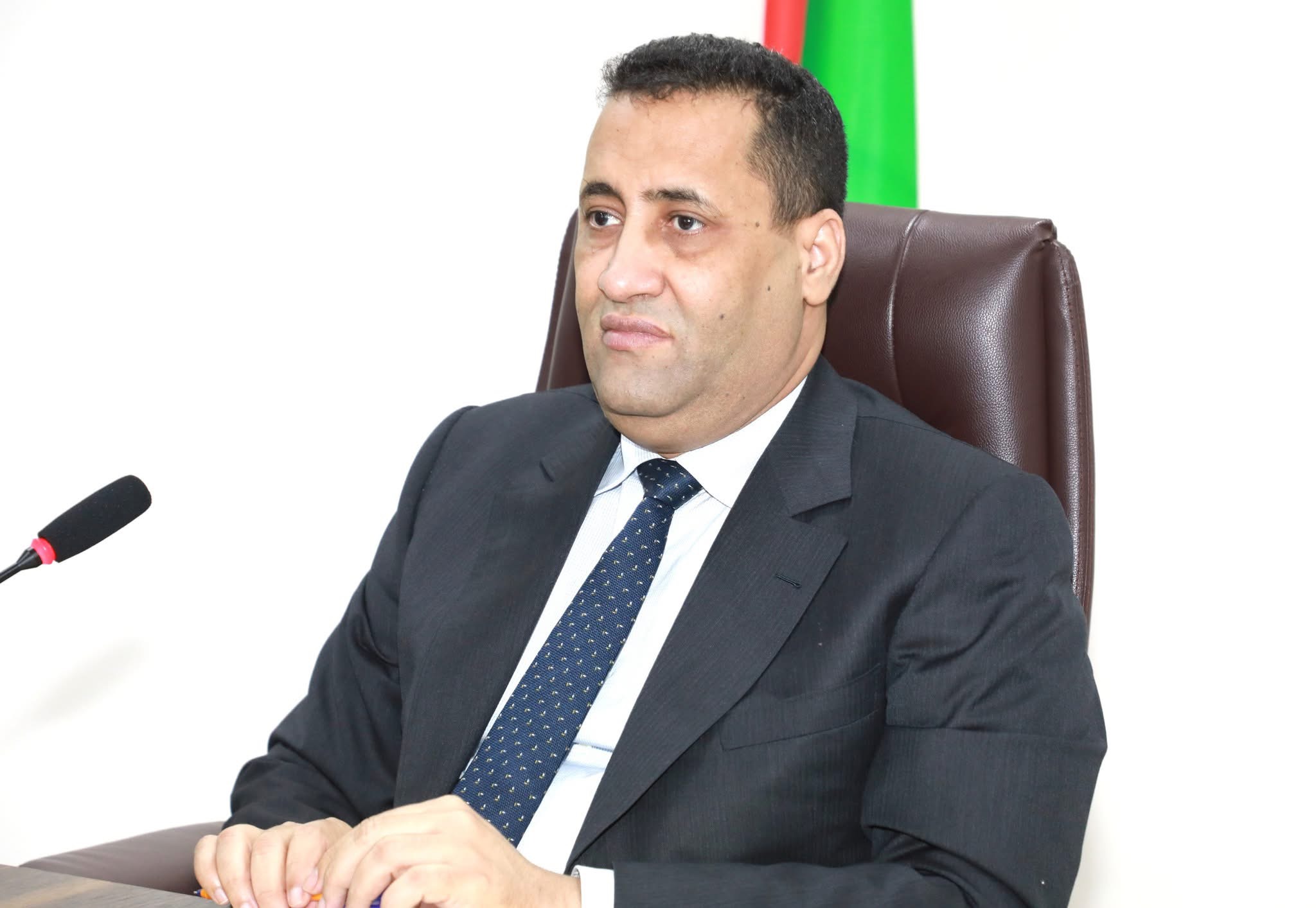 ولد أجاي يوجه بتكاتف الجهود للتغلب على العوائق والملاحظات المثارة بشأن الأدوية