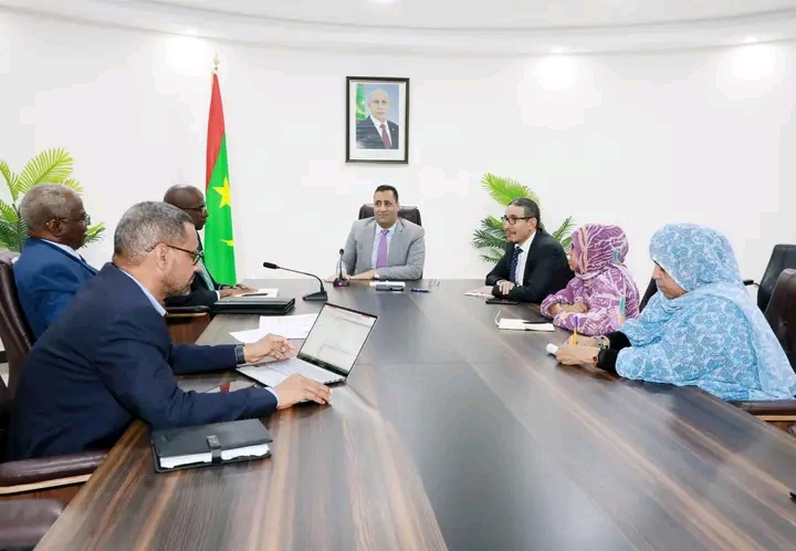 اجتماع بالوزارة الأولى يبحث تسوية وضعية العمال غير الدائمين بشركة "صوملك"