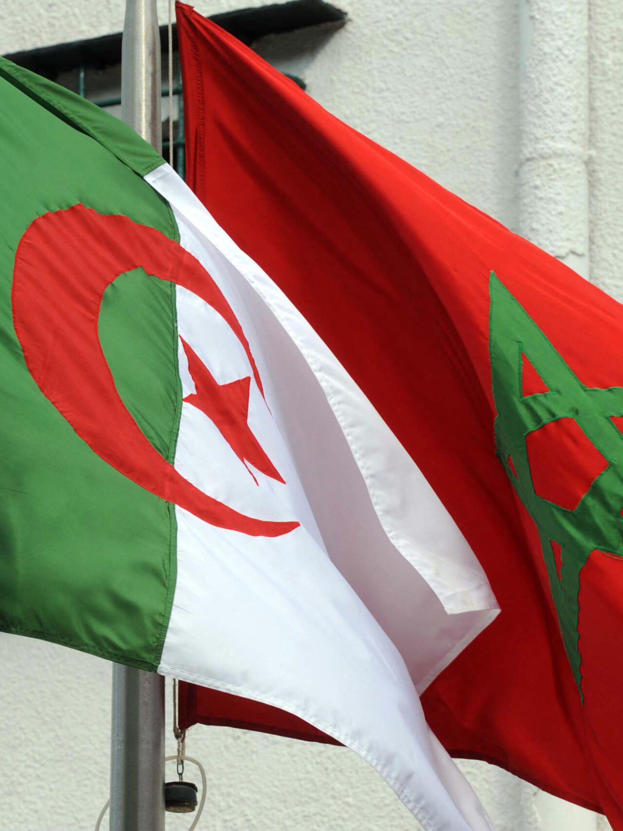الجيش الجزائري يعلن إحباط عملية تهريب كبرى قرب الحدود الغربية