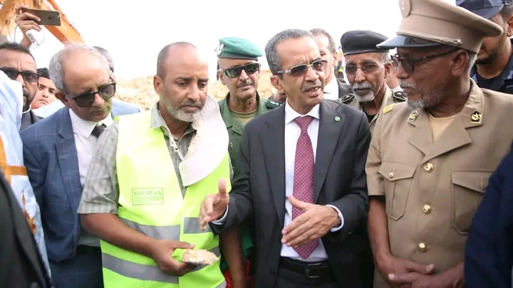 لبراكنة: وضع حجر الأساس لمصنع معالجة الفوسفات وإطلاق أشغال الاستغلال في منجمين