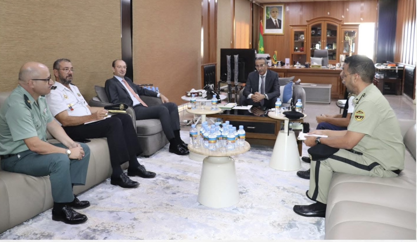 مدير الأمن الوطني يبحث مع السفير الإسباني سبل تعزيز التعاون الأمني المشترك