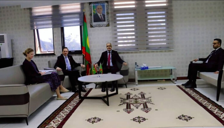 بعد رسوم ترامب.. وزير الاقتصاد والمالية الموريتاني يلتقي دبلوماسيا أميركيا