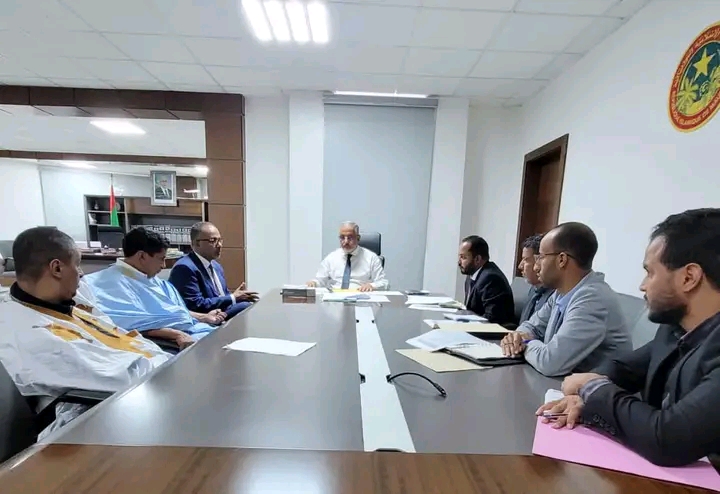 وزير النقل الموريتاني يدعو شركات المقاولات إلى احترام البنود التعاقدية للصفقات