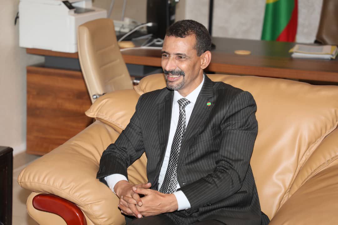 وزير الثقافة يتعهد باتخاذ الخطوات اللازمة للنهوض بقطاع الصحافة